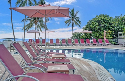 Miami Beach Apartamento | Cozy Ocean View Condo / Beach Service & Pool / 617