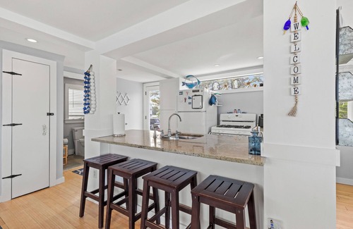 Camp Ellis Cabaña | Cozy Oceanfront Mermaid Haven