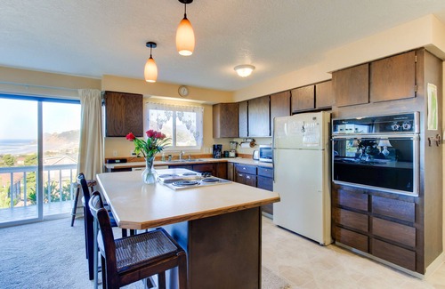 Roads End Apartamento | Cozy Oceanview Home with the Best Vistas in Road's End - Dogs Welcome