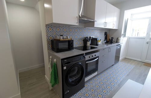 Zambujal de Baixo Apartamento | Cozy one-bedroom apartment in the center of Sesimbra. For 4 people