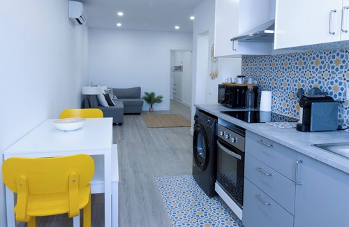 Zambujal de Baixo Apartamento | Cozy one-bedroom apartment in the center of Sesimbra. For 4 people