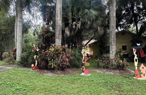 Loxahatchee Groves Apartamento | Cozy one bedroom guest house on peaceful 5 acre mango farm in Loxahatchee .