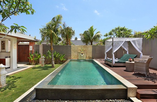 By Pass Ngurah Rai Villa | Acogedora suite de un dormitorio Villa con piscina privada, traslados de ida y vuelta GRATIS