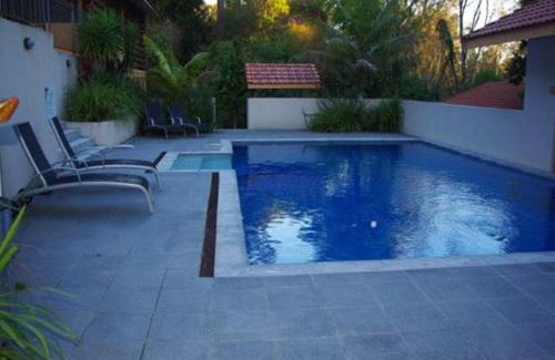 Anstead Apartamento | Cozy One Room with Massive Pool