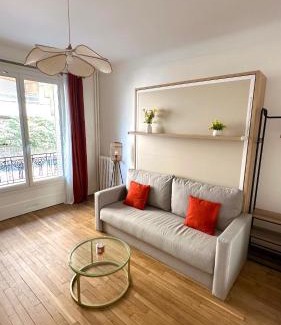 Combat Apartamento | Cozy Parisian Apartment newly renovated