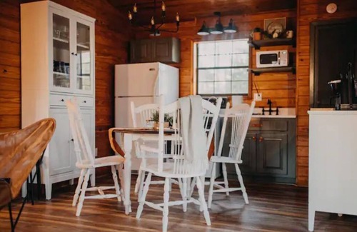 Dawsonville Cabina | Cozy, Peaceful Cabin Hideaway in North Georgia