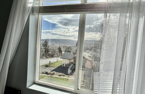Altamont Casa | Cozy, peaceful getaway - less than 5 min from downtown Klamath