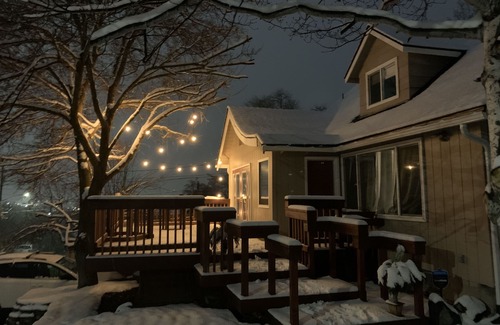 Altamont Casa | Cozy, peaceful getaway - less than 5 min from downtown Klamath