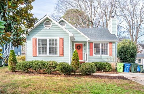 Raleigh Casa | Cozy Pet-friendly home in Five Points Raleigh