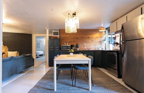 Monmouth Casa | Cozy PNW Modern Hideaway – Great Location, Sleeps 4, Spacious Comfort
