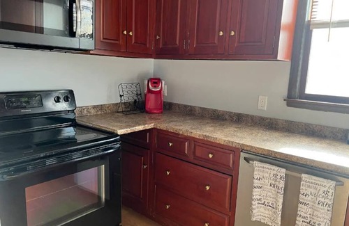 New London Apartamento | Cozy Post Hill apartment - close to casinos & beaches