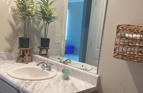 Lovejoy Casa | Cozy Private Bedroom w/shared bathroom