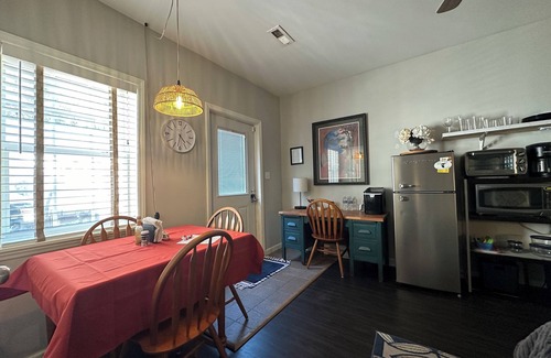 Northeast Raleigh Apartamento | Cozy Private Guest House near Neuse River, Pet-Friendly!