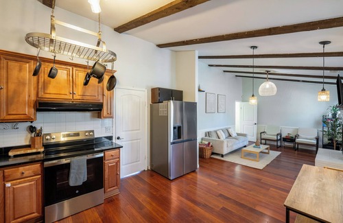 Charlotte Casa | Cozy Private Home in Charlotte! King Bed, Big yard, Espresso machine, Fire pit