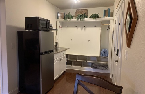 Milton Casa | Cozy Private Room-Queen&Full Bed, Hot Tub Pool Pets Welcome!