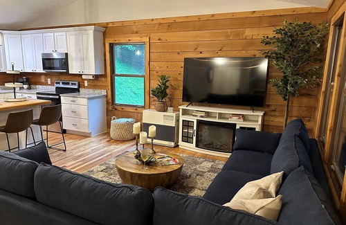 Banner Elk Cabina | Cozy private Sugar Mountain cabin located near Skiing, Hiking and more!