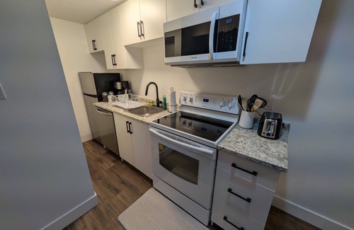 Richmond Hill Apartamento | Cozy & Private Suite w/ Private Entrance & Parking