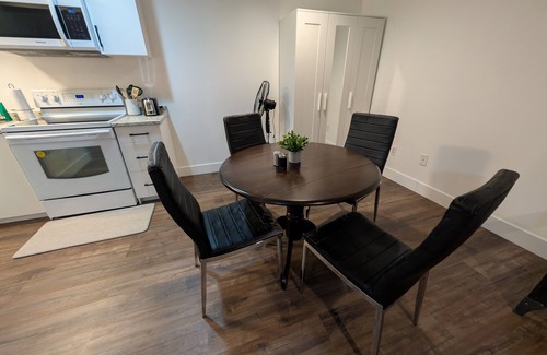 Richmond Hill Apartamento | Cozy & Private Suite w/ Private Entrance & Parking