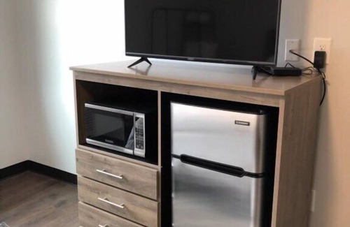 North Muskegon Apartamento | Cozy Queen Ground Floor Studio Near Downtown Muskegon