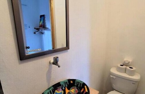 La Ventana Apartamento | Cozy Queen Room #4 fast wifi, access to common areas