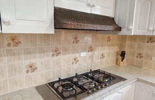 Merrylands Casa | Cozy Queen Room in Spacious Home in Merrylands - M3