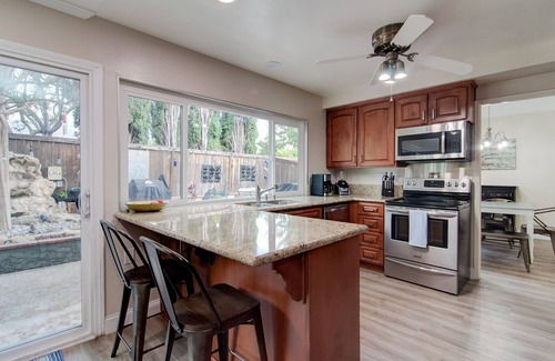 Tustin Casa | Cozy & Quiet Home w/ backyard oasis perfect for California Dreaming near Irvine