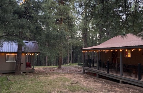 Heber Cabina | Cozy, quiet picturesque cabin in the pines & perfect escape from the heat!