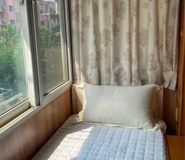 Wujiaochang Apartamento | Cozy Quiet Traditional Chinese double Room in Central Shanghai Near Hongqiao Pud'ong Airports Sleeps up to 1-5