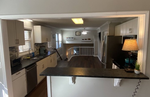 Hickory Casa | Cozy Ranch by Lake Hickory w/Patio & great Fire Pit