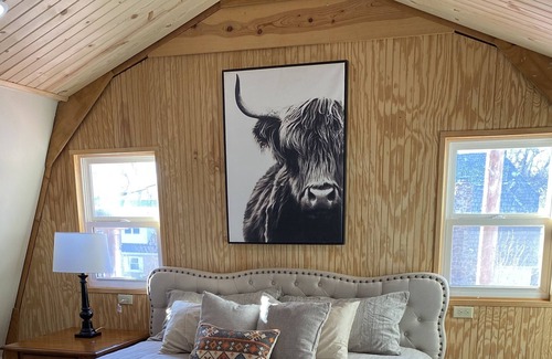 Syracuse Casa | Cozy Red Barn.....