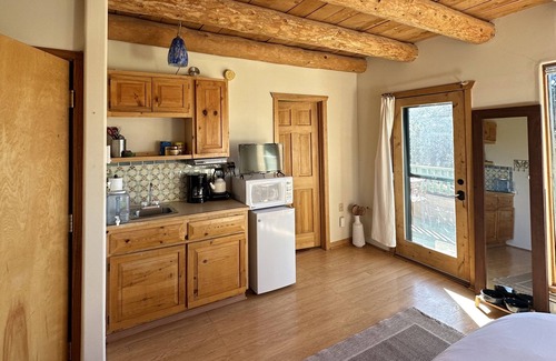 Canoncito Casa | Cozy Remote Santa Fe Home