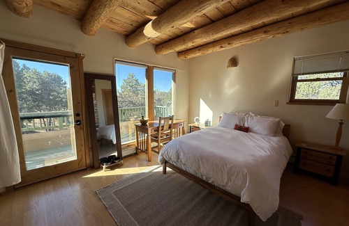 Canoncito Casa | Cozy Remote Santa Fe Home