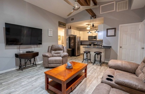 Forest City Casa | Cozy Renovated Retreat with Tranquil Outdoors