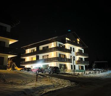 Vladeni Apartamento | Cozy Retreat Grand Chalet Aparthotel