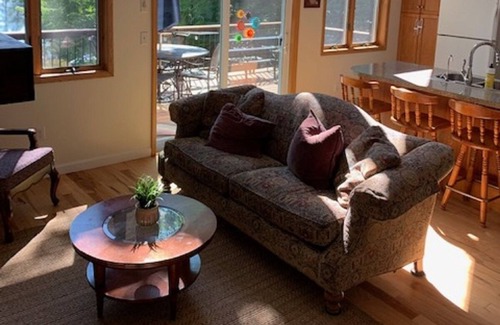 East Wakefield Casa | Cozy retreat on New Hampshire's Balch Lake