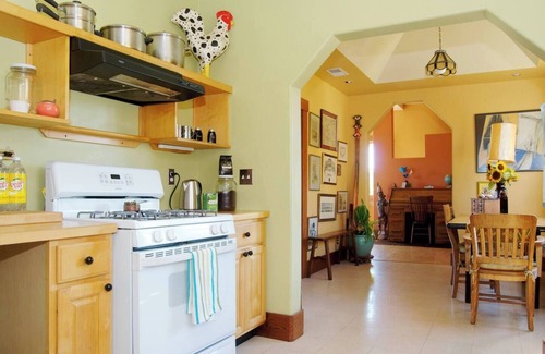 Paradise Park Apartamento | Cozy Retreat: Separate entrance & private Bath