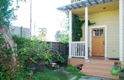 Paradise Park Apartamento | Cozy Retreat: Separate entrance & private Bath