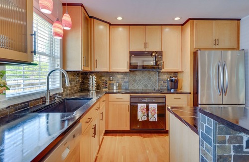 Lakeside Casa | Cozy Richmond Retreat w/ Yard ~ 5 Mi to Dtwn!