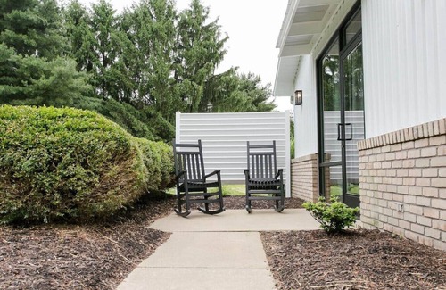 Millersburg Apartamento | Cozy Romantic Suite for 2 in Ohio's Amish Country