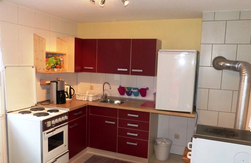 Ortenberg Apartamento | Apartamento acogedor salón con cocina y cuarto de baño, como nuevo