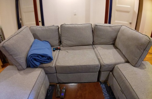 Roxbury Condominio | cozy room in quiet area