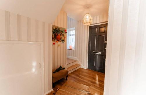 London Borough of Hounslow Casa | Cozy room near Heathrow