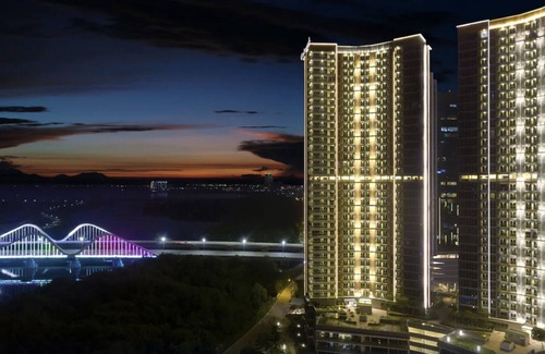 Pantai Indah Kapuk Apartamento | Cozy Room with large Outdoor Pool - 15 minutes drive from Airport