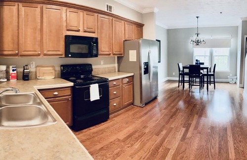 D'Iberville Casa | Cozy Rosy🌹- Private Garage