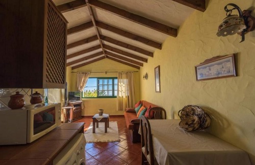 Isora Cabaña | Casa Rural con Hermosas Vistas BBQ para una Estancia Ideal