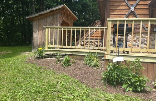 Great Valley Chalet De Esquí | Cozy & Rustic 3 bdr chalet w/ plenty of privacy - your new home away from home!