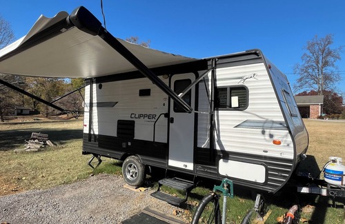 Mason Casa | Cozy RV in Mason Tn with WiFi, AC, Furnished, near Blue Oval