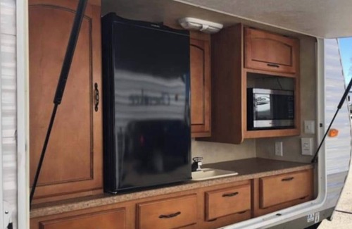 Sault Ste. Marie Casa | Cozy RV in Pleasant Sault Ste. Marie with AC - Sleeps 7