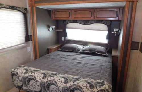 Sault Ste. Marie Casa | Cozy RV in Pleasant Sault Ste. Marie with AC - Sleeps 7