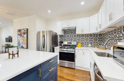 Highland Park Casa | Cozy San Antonio home with Cowboy pool, kitchen, TV & WIFI, great location
